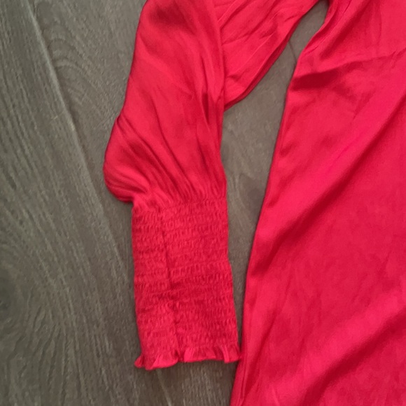 express blouse in bright red Size M NWT - Picture 2 of 3